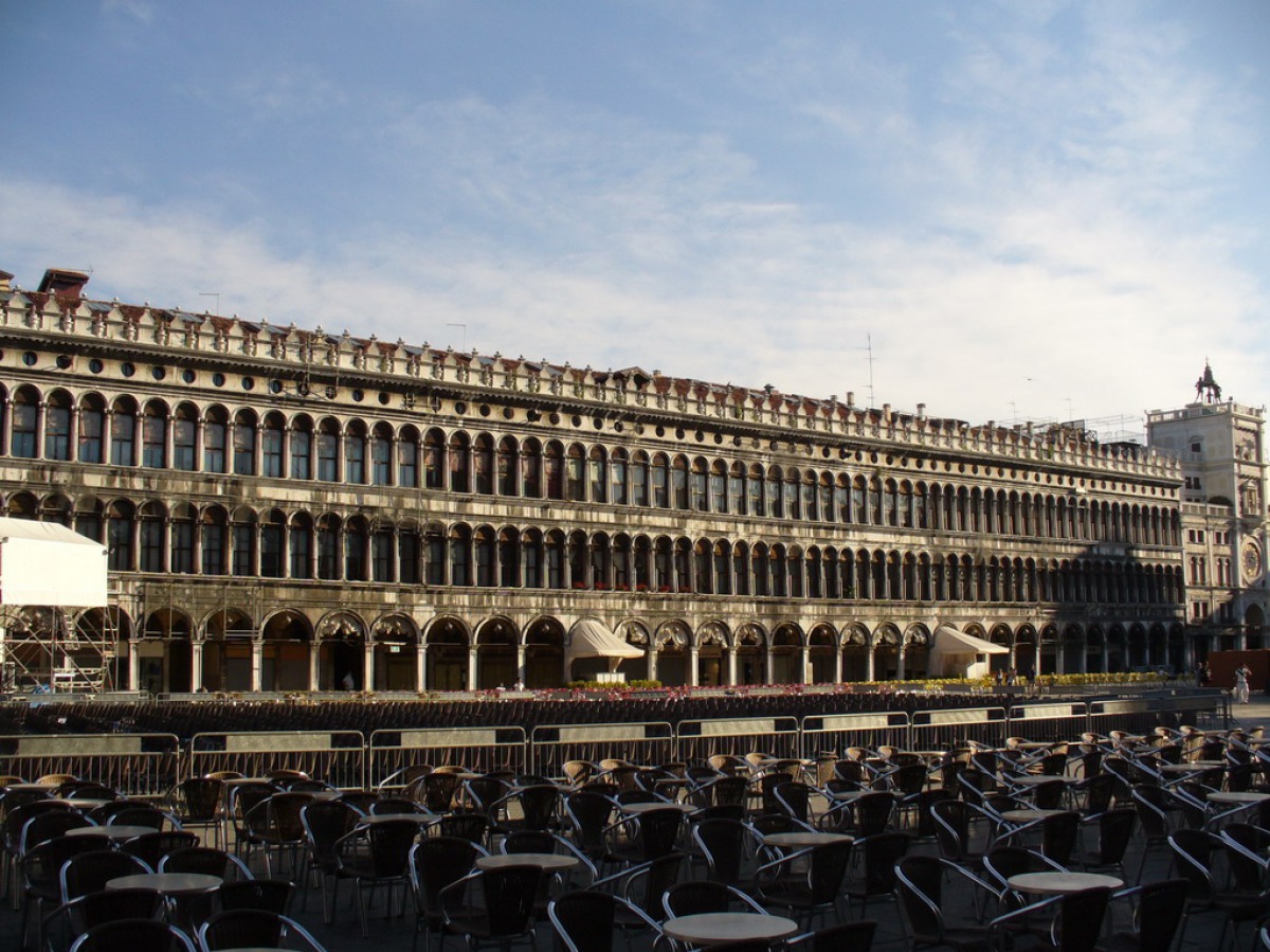A VELENCEI RÉGI PROKURÁTUS ÉPÜLETE 500 ÉV UTÁN ELŐSZÖR NYITJA MEG KAPUIT 